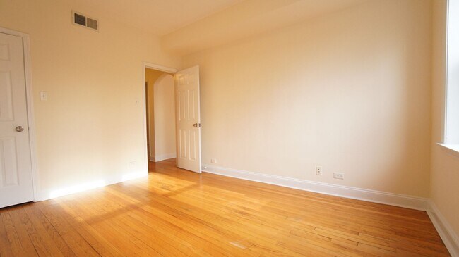 Foto del edificio - 3428 W Parker Ave