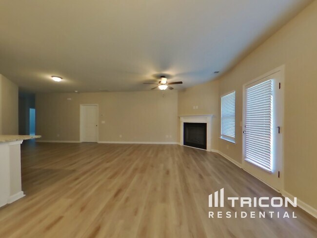 Foto del edificio - 55 Oakridge Dr
