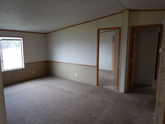 Foto del edificio - Manufactured Home on Large Lot with Mounta...