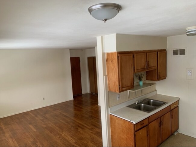 Kitchen - 3628 Morganford Rd