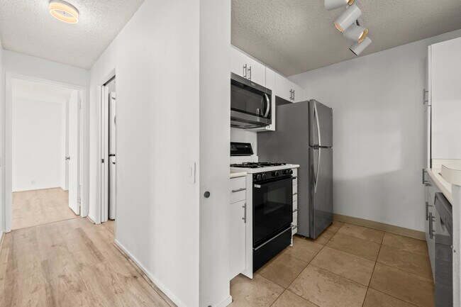 Foto del edificio - 91-284-284 Hanapouli Cir