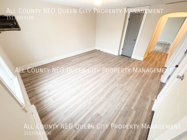 Building Photo - 499 S Detroit St