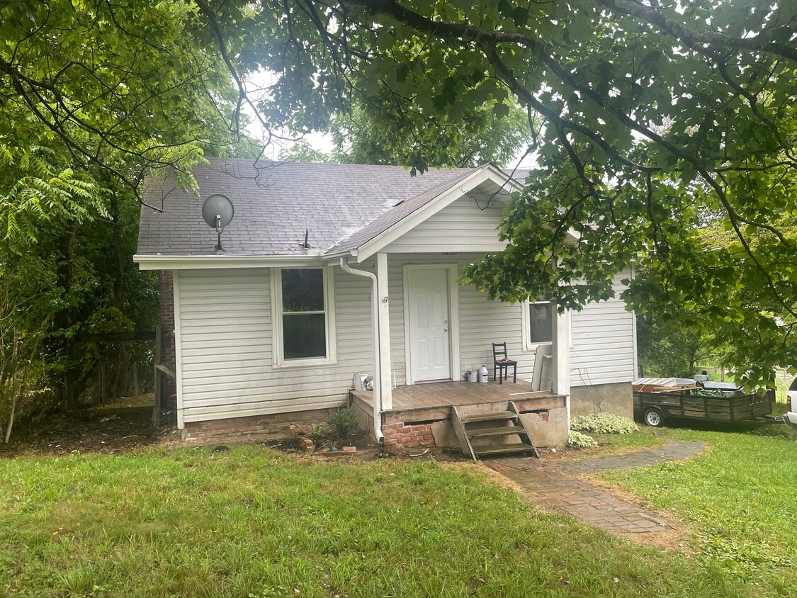 Primary Photo - 74 Sunset Cir