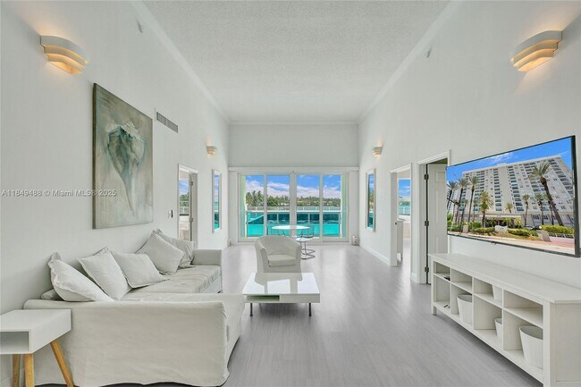 Foto del edificio - 6770 Indian Creek Dr
