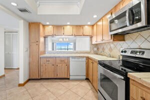 Building Photo - 1036 US-1