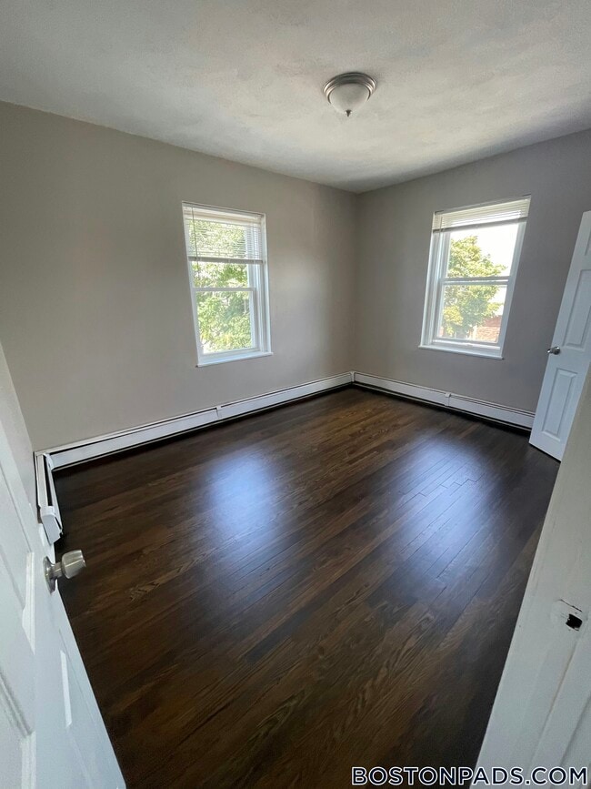 Building Photo - 167 N Common St