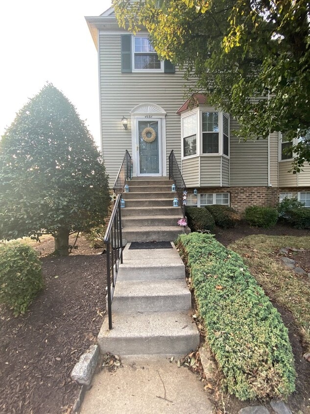 Primary Photo - 4236 Stockbridge Dr