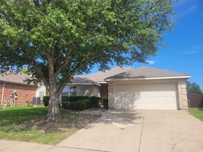Building Photo - 1537 Fairfield Dr