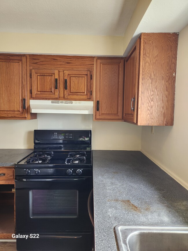 Kitchen with stove - 85 Highland Ave