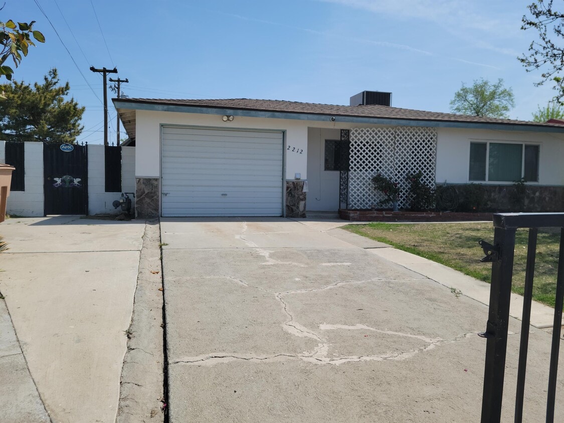 2212 Oriole St, Bakersfield, CA 93309 House Rental in Bakersfield, CA