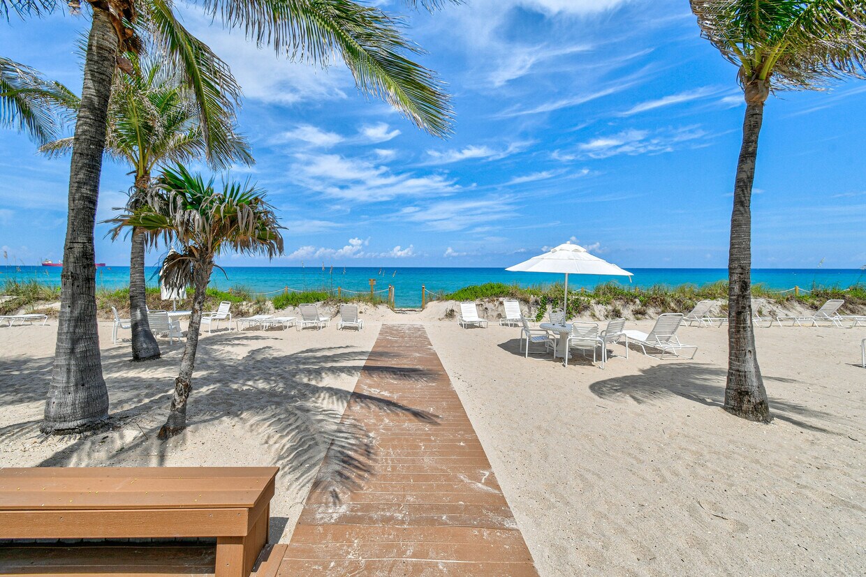 Photo - 170 N Ocean Blvd (Palm Beach, FL)