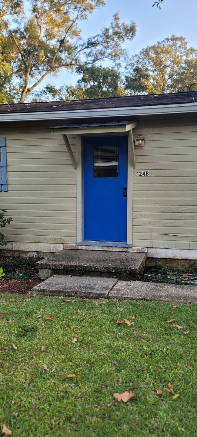 Building Photo - 124 Pecan Street