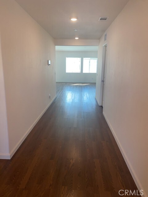 Building Photo - 365 White Gate Pl