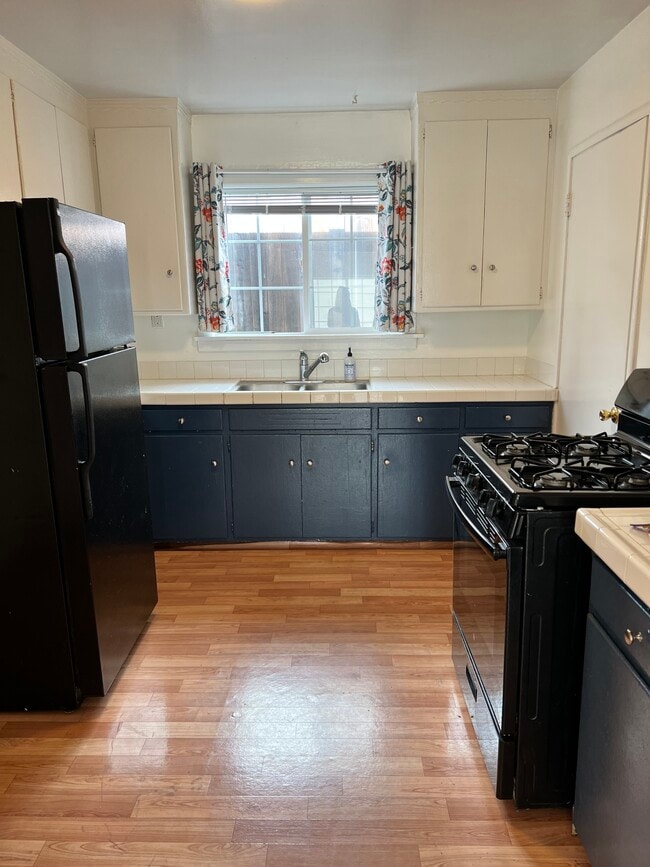 Kitchen - 1329 Rose St