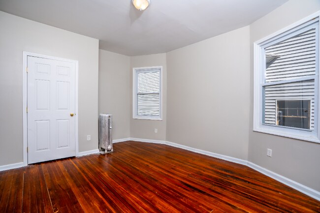 Foto del edificio - 322-324 S Clinton St