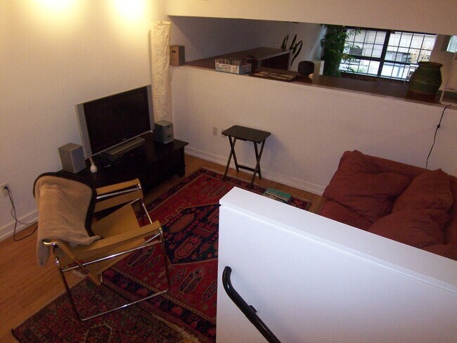 Foto del edificio - Centrally Located Elegant Designer-Chic 1B...