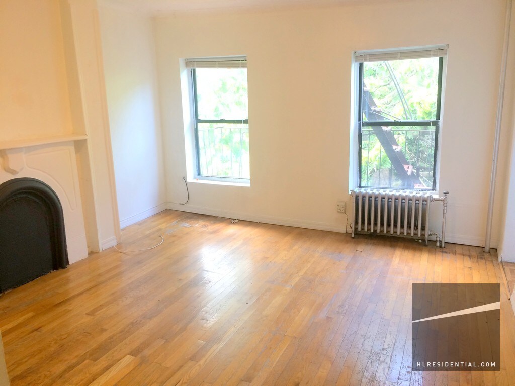 Primary Photo - 607 Warren St