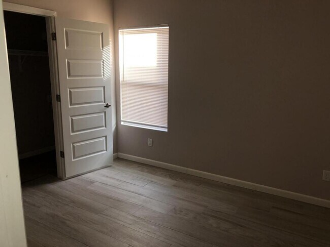 Building Photo - 405 Peabody st, Edinburg TX 48539