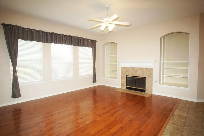 Building Photo - 836 Roaring Springs Rd