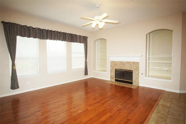 Foto del edificio - 836 Roaring Springs Rd