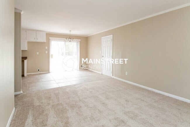 Building Photo - 892 Oak Dr