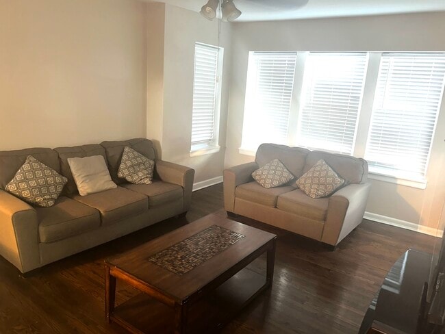 Foto del edificio - 3752 W Giddings St