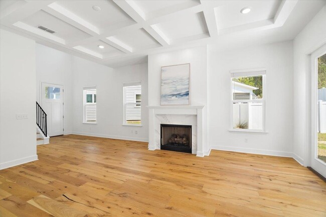 Foto del edificio - 5712 Bascom Ln