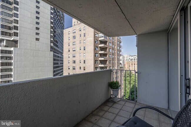 Foto del edificio - 224-30 W Rittenhouse Square