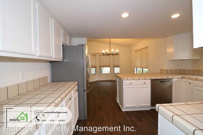 Building Photo - 3 br, 2 bath House - 1879 Tiburon Dr.