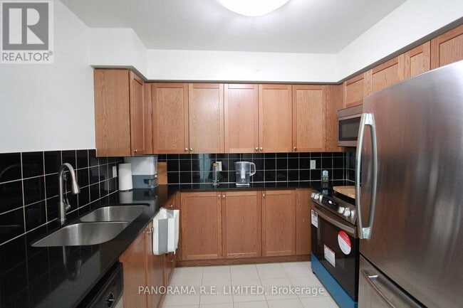 Building Photo - 215-2215 Sherway Gardens Rd