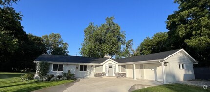 Building Photo - 664 Azalea Ave