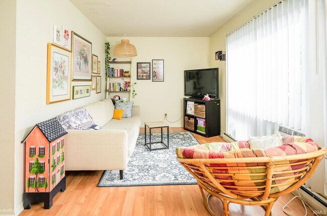 Foto del edificio - 411 E 8th St