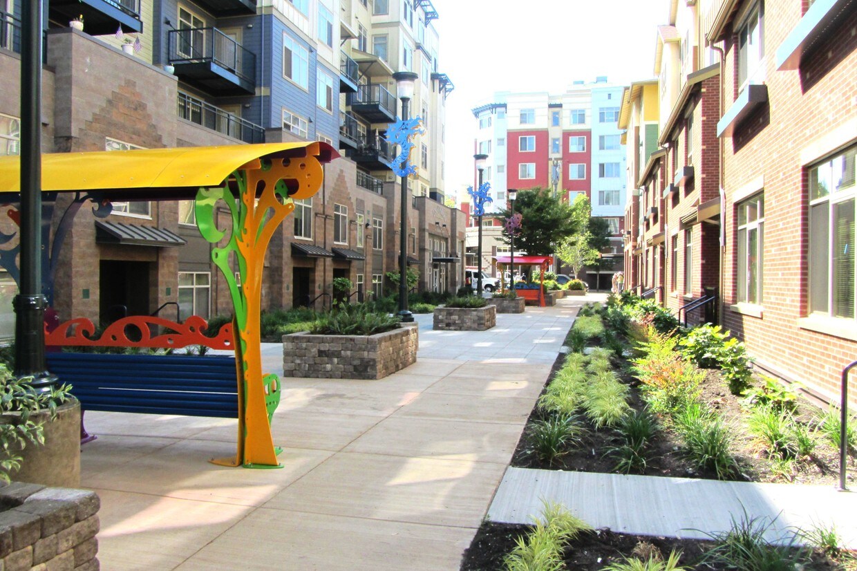 Primary Photo - Columbia Gardens at Rainier Court