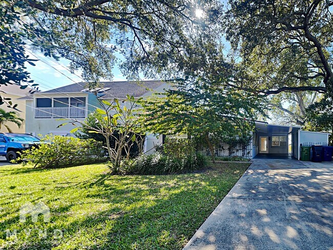 Building Photo - 4814 W Flamingo Rd