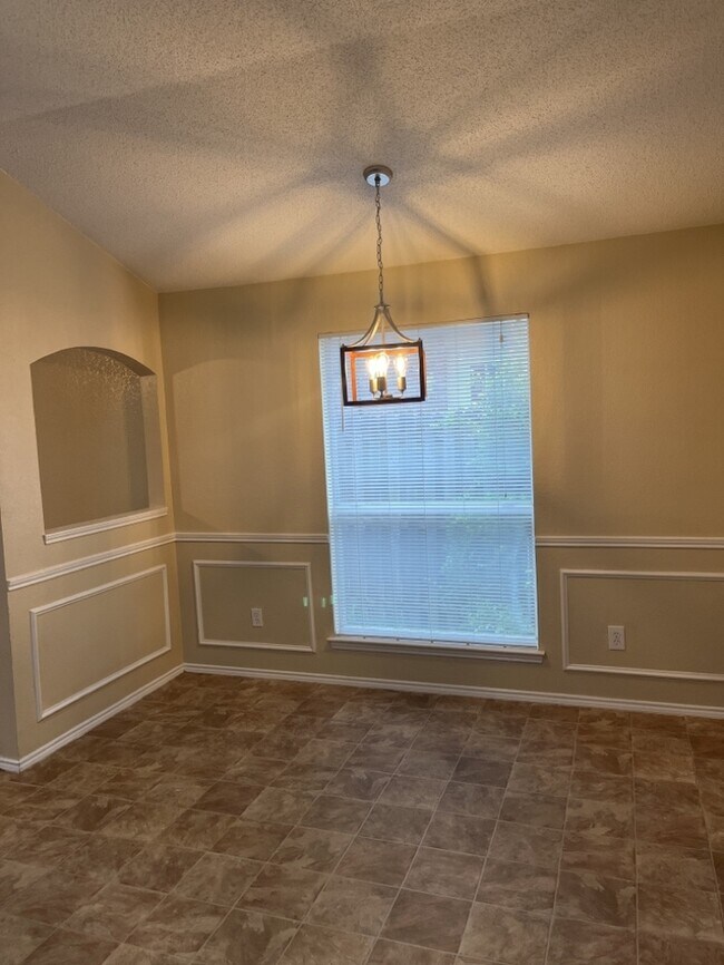 Foto del edificio - Beautiful Mansfield home! Fresh paint, clean, and renovated!