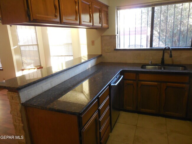 Building Photo - 4416 Loma De Brisas Dr
