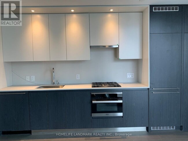 Building Photo - 81 Wellesley St E