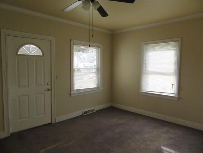 Building Photo - Colonial Heights Virginia