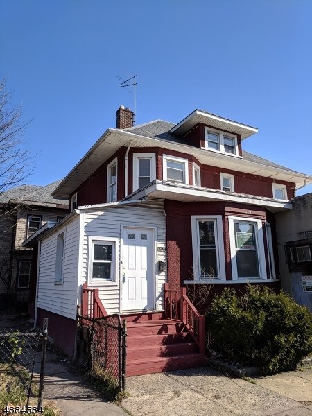 Primary Photo - 1409 Maple Ave