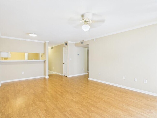 Building Photo - 501 W 26th St