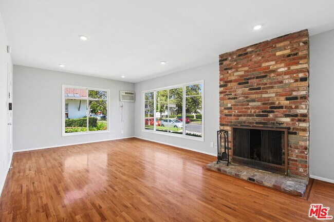 Foto del edificio - 5307 Vantage Ave