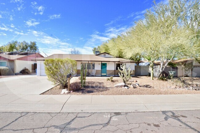 Building Photo - 6212 S Taylor Dr