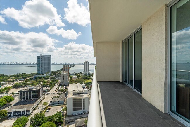Foto del edificio - 3470 E Coast Ave