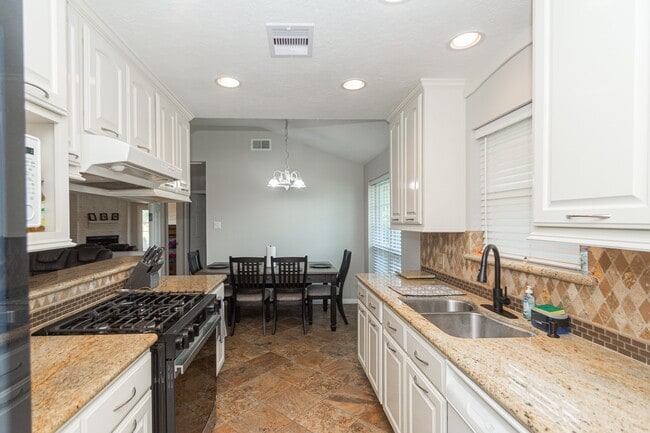 Building Photo - 2905 Hamm Rd