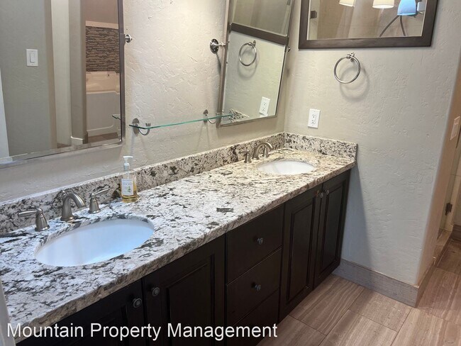 Building Photo - 2 br, 2 bath House - 5133 Cove Canyon #100