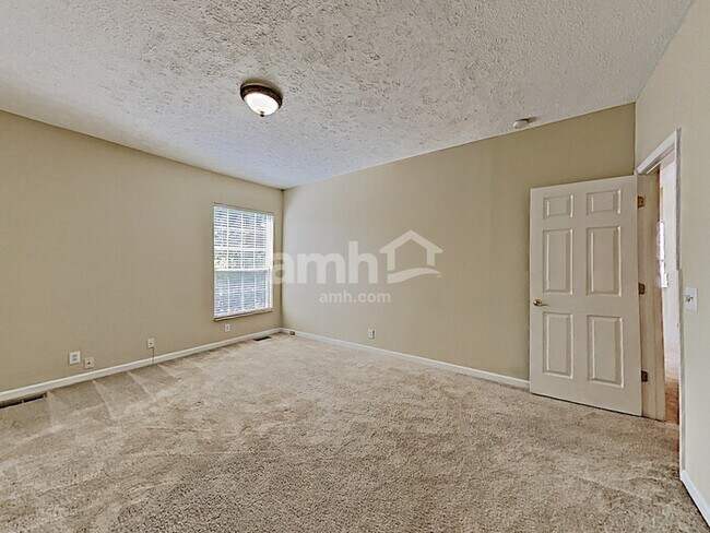 Foto del edificio - 1520 Bridgecrest Dr