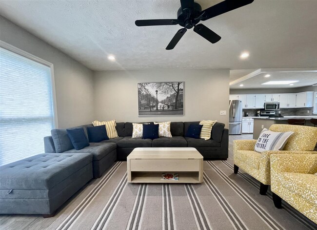 Foto del edificio - 10 Meadowlark Ln