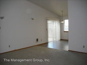 Building Photo - 3000 Watson Ave