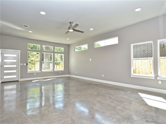 Building Photo - 3905 Clawson Rd