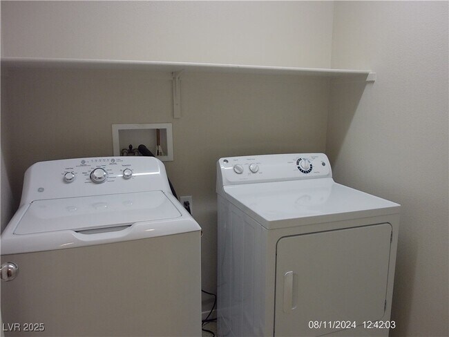 Foto del edificio - 8643 Rowland Bluff Ave
